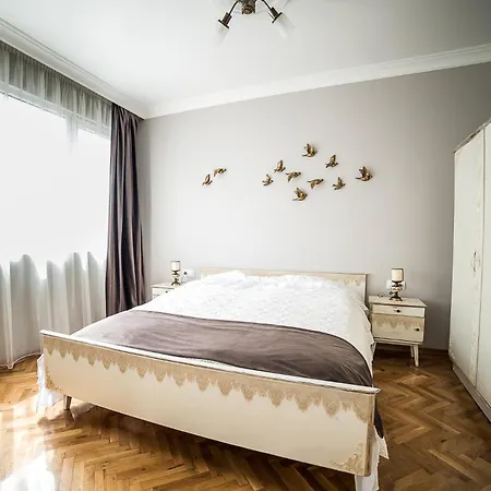 Antique Theatre 3 - Retro Apartment