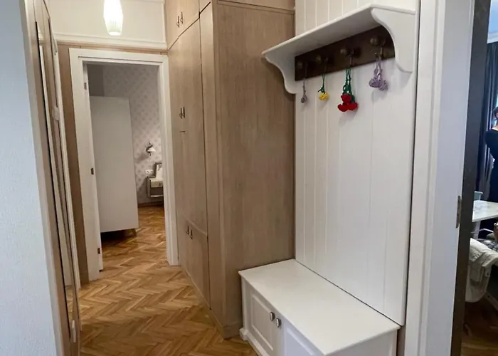 Antique Theatre 3 - Retro Апартаменты *